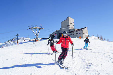 „Ski vor 9“ – Frühes Skifahren mit Franz Klammer
